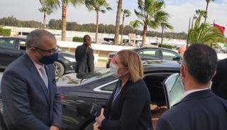 وزيرة الاقتصاد الإسرائيلي لحظة وصولها إلى المغرب 