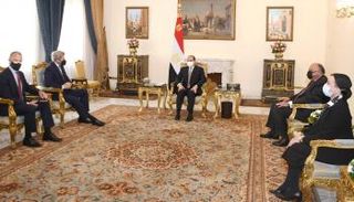 "السيسي" يبحث مع "كيري" قضايا المناخ.. تحضيرات القمة العالمية COP27