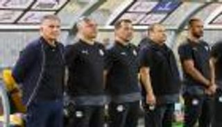 صورة.. مدرب منتخب مصر يثير الجدل مجددا بظهور صادم