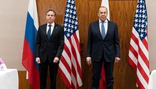 بلينيكين ولافروف خلال لقاء سابق