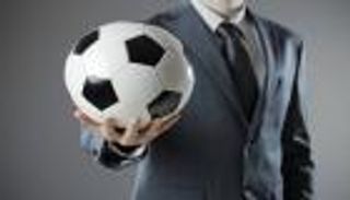كيف تغيرت كرة القدم على يد وكلاء اللاعبين؟