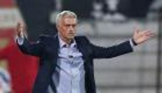 3 تهم ومخالفة.. عقوبة مزدوجة لجوزيه مورينيو في الدوري الإيطالي