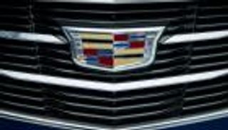 أجمل تصميمات لشعارات السيارات الأمريكية في 100 عام