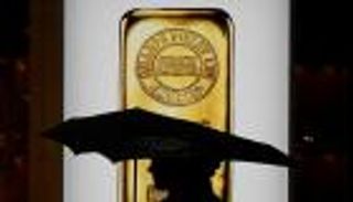 أسعار الذهب تسدد فاتورة الأزمة الأوكرانية.. هل حان وقت الشراء؟