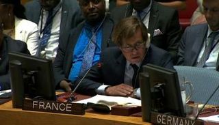 نيكولا دو ريفيير مندوب فرنسا لدى مجلس الأمن