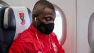 أشاد به فينجر وطلب كانتي قميصه.. من هو أليو ديانج الذي لفت أنظار أوروبا؟