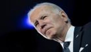 عقوبات روسيا تشعل أزمة وقود في أمريكا.. بايدن يحذر