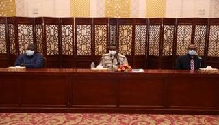 حميدتي خلال اجتماع لإيجاد حلول للوضع شرق السودان