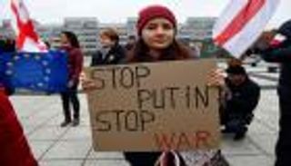 لوهانسك ودونيتسك.. عقوبات غربية وأمريكية وأسترالية على روسيا