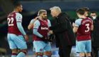 كواليس من التدريبات.. ماذا فعل مويس مع بن رحمة بعد الاعتراض عليه؟