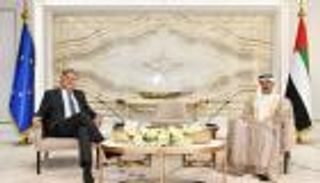 لقاء صقر غباش ورئيس "أصدقاء الإمارات".. بحث علاقات التعاون