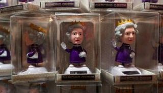 مجسم للملكة إليزابيث