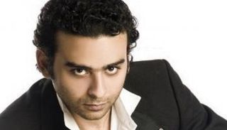 الفنان المصري أحمد عزمي