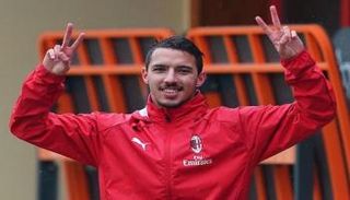 إسماعيل بن ناصر نجم ميلان الإيطالي