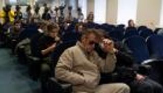 ظهور شون بن أثناء تصوير فيلمه الجديد في أوكرانيا عن الحرب الروسية