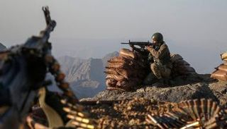 جندي تركي أثناء مشاركته بإحدى العمليات