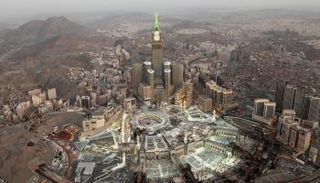 المسجد الحرام بالكامل وجبال مكة