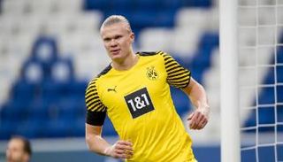 إيرلينج هالاند مهاجم بروسيا دورتموند