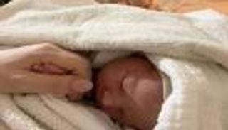 رضيع تحت الأرض.. أول مولود أوكراني منذ العملية الروسية