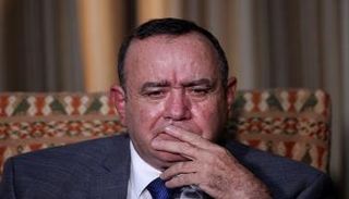 رئيس جواتيمالا أليخاندرو جياماتي