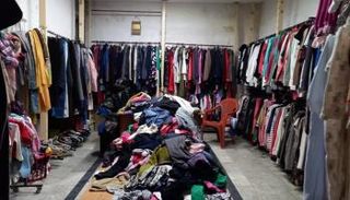 سوق بالة في لبنان