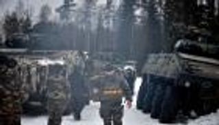 فرنسا تتأهب للتصدي لروسيا.. 9500 جندي ومعدات دفاعية