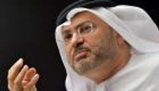 قرقاش: الدبلوماسية والتفاوض أولوية الإمارات في الأزمة الأوكرانية