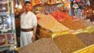 مدى تأثر الاقتصاد اليمني بالحرب الروسية الأوكرانية.. خبيران يجيبان