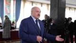 غرفة مفاوضات وبنادق.. بيلاروسيا تتقمص شخصيتين في الحرب الأوكرانية