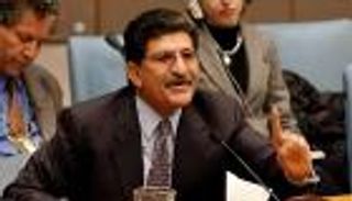 وفاة أبوزيد دوردة.. رئيس "الاستخبارات الخارجية" بعهد القذافي