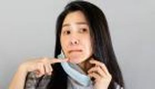 حل بسيط لعلاج البثور الناتجة عن ارتداء الكمامة