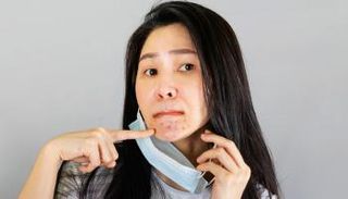 يجب مراعاة تغيير الكمامة بصفة منتظمة