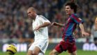 مدافع مالي يجبر ميسي على تغيير عادة زيدان (فيديو)