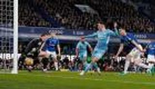 لماذا اعتذر الدوري الإنجليزي لإيفرتون بعد موقعة مانشستر سيتي؟