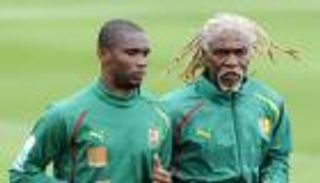 قبل صدام الجزائر.. سونج صديق إيتو مدربا لمنتخب الكاميرون