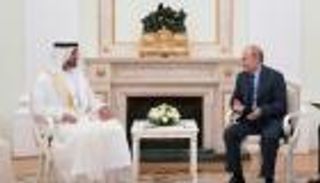 محمد بن زايد لبوتين: حل أزمة أوكرانيا سلميا يضمن مصالح كافة الأطراف