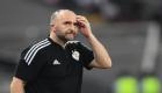 الكاف يخطط لتخليص بلماضي من "شبح الحكام"