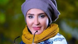 الفنانة الإيرانية زهرة فكور صبور