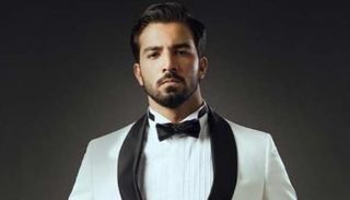  الفنان المصري حازم إيهاب