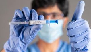 دراسة توصي بضرورة تناول الجرعة الثالثة من لقاح كورونا 