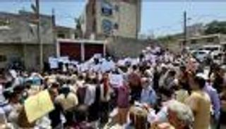 يمنيون ينشدون العدالة.. فساد الإخوان يعطل القضاء في تعز