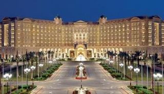 فندق الريتز كارلتون بالسعودية