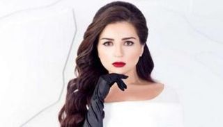 الفنانة المصرية مي عز الدين