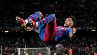 بيير أوباميانج يتألق مع برشلونة