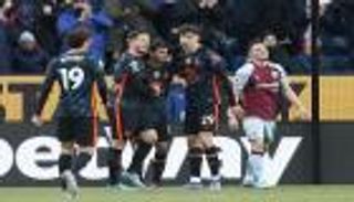 ترتيب الدوري الإنجليزي.. تشيلسي يتجاوز أحزانه برباعية في بيرنلي