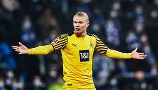 إيرلينج هالاند لاعب بروسيا دورتموند
