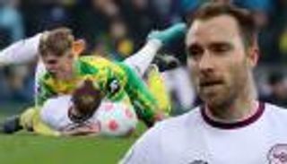 واقعة طريفة.. محنة إريكسن تنقذه من غضب لاعب نوريتش (فيديو)