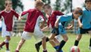 أكاديميات كرة القدم في إنجلترا.. عندما يتحول الحلم إلى كارثة