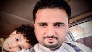 المهندس محفوظ الذي أنهى حياته قناص حوثي لدى عودته إلى حضن أمه