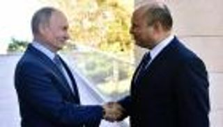 أسرار رحلة بينيت إلى الكرملين.. لماذا خالف "سبت اليهود"؟